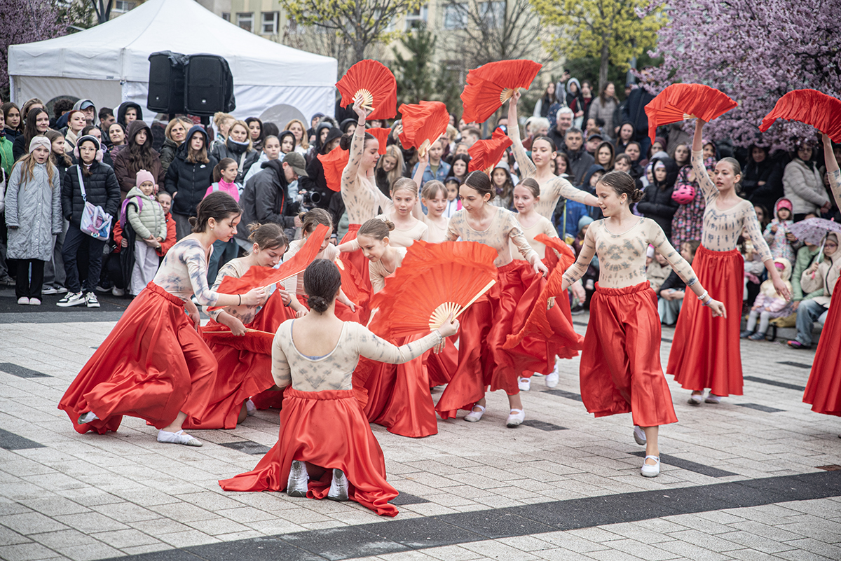 Az eső sem tudta megállítani a táncot